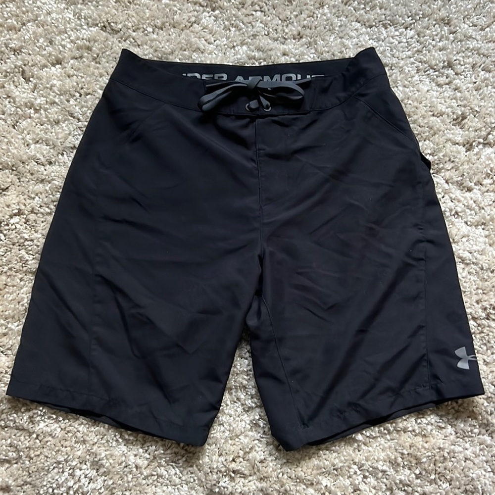 Under Armour, Mens Size 32 shorts, Black color